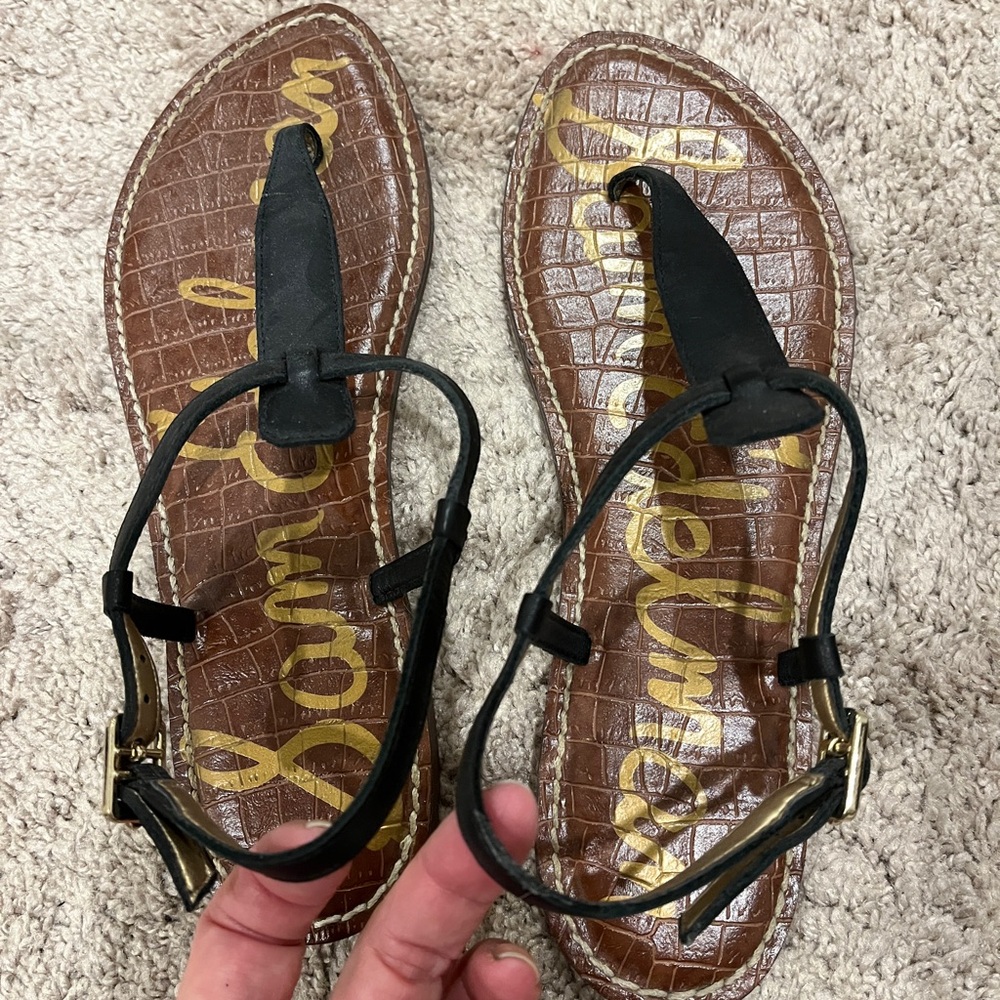 Sam Edelman Black Sandals with T-strap Design and Thin Straps